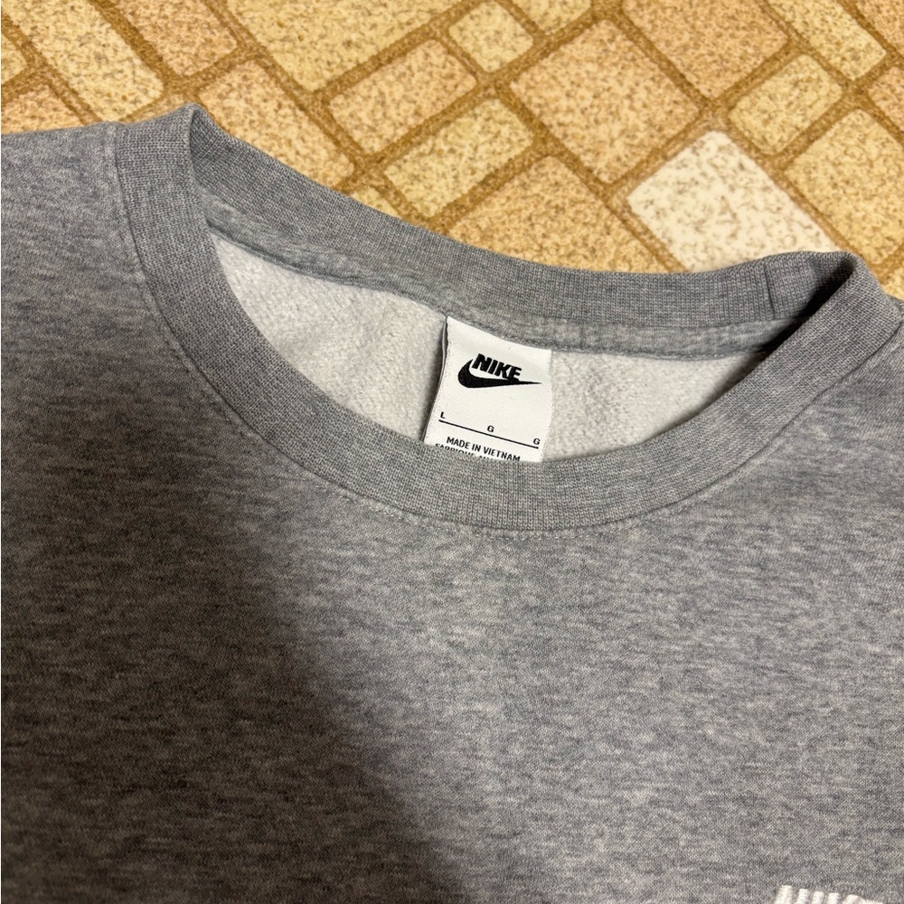 Nike Gray Crewneck Sweater Classic Design- Like New - Picture 5 of 6